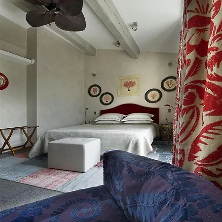 Villa Overlooking The Sea Is Ideally Located In The Private Secure Area *