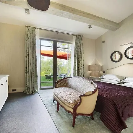 Overlooking The Sea Is Ideally Located In The Private Secure Area 别墅 *